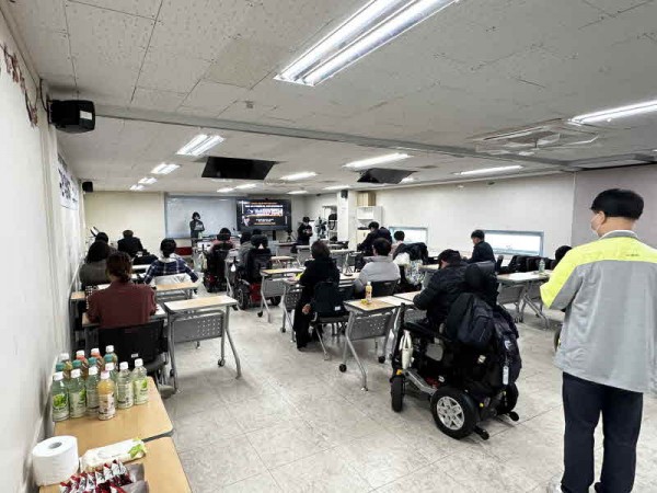 a910568606ad675bfb5e6e764afb89c1_1764578